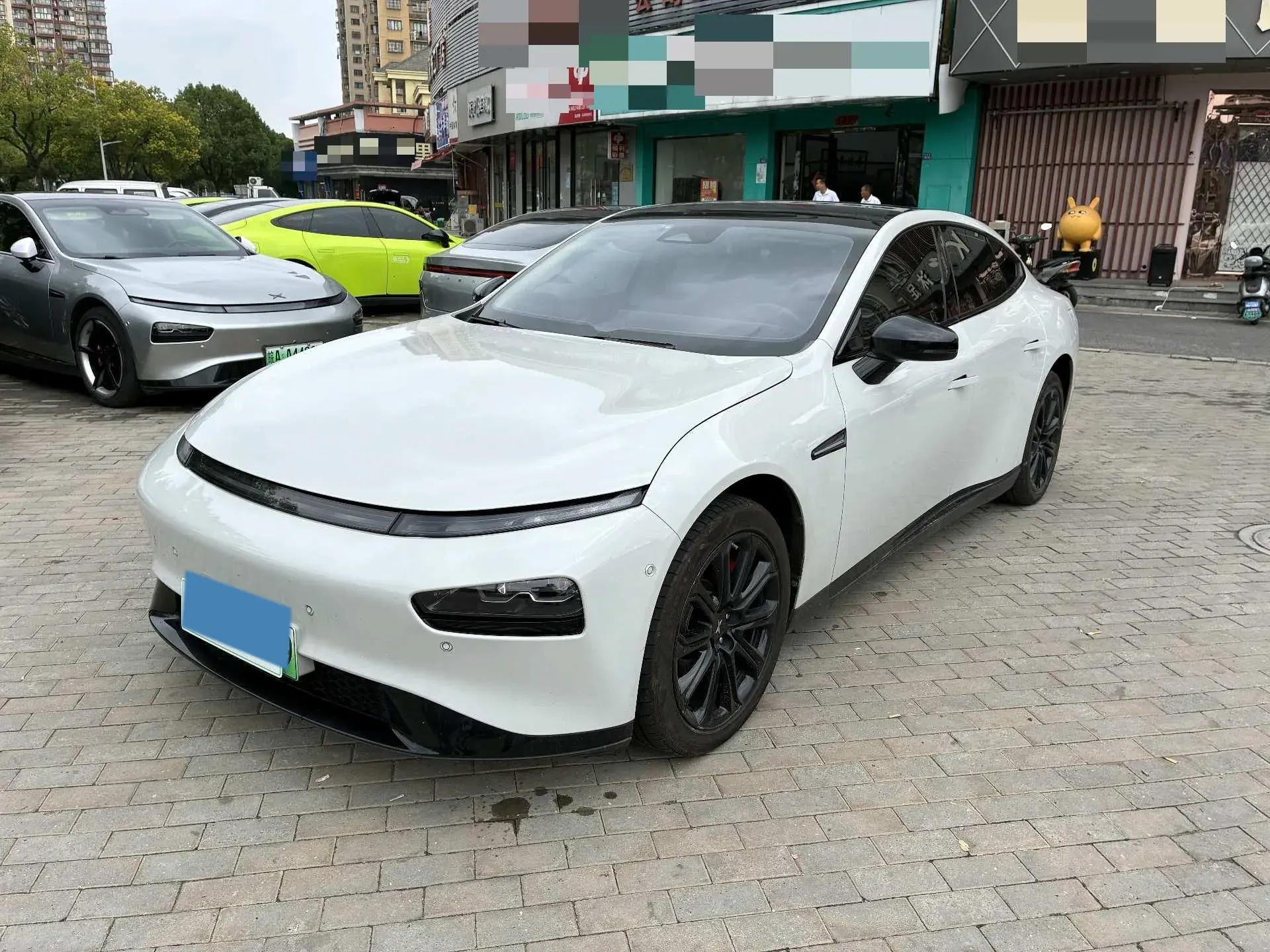 2021 XPENG P7 view 1