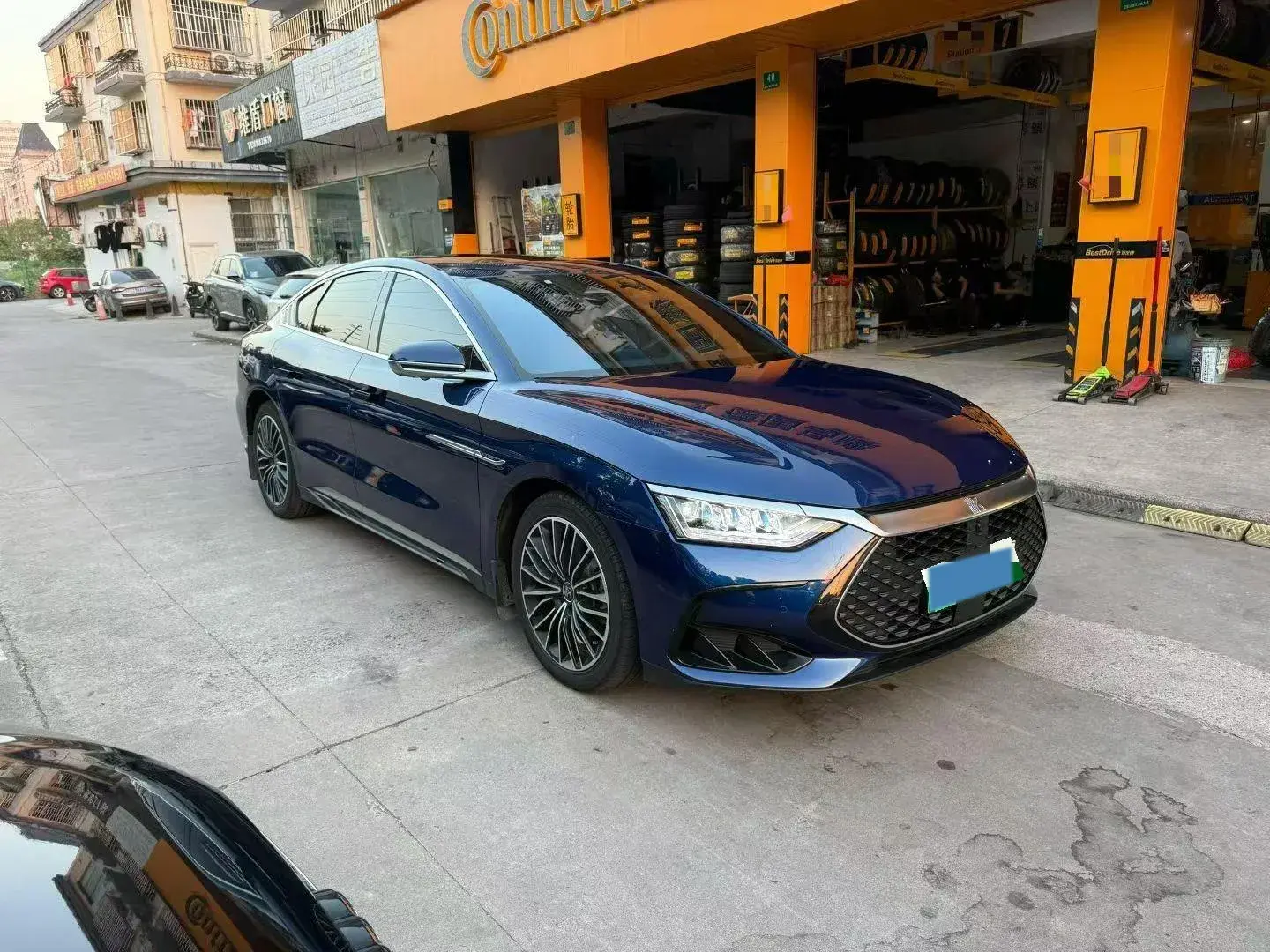 2022 BYD HAN thumbnail 3