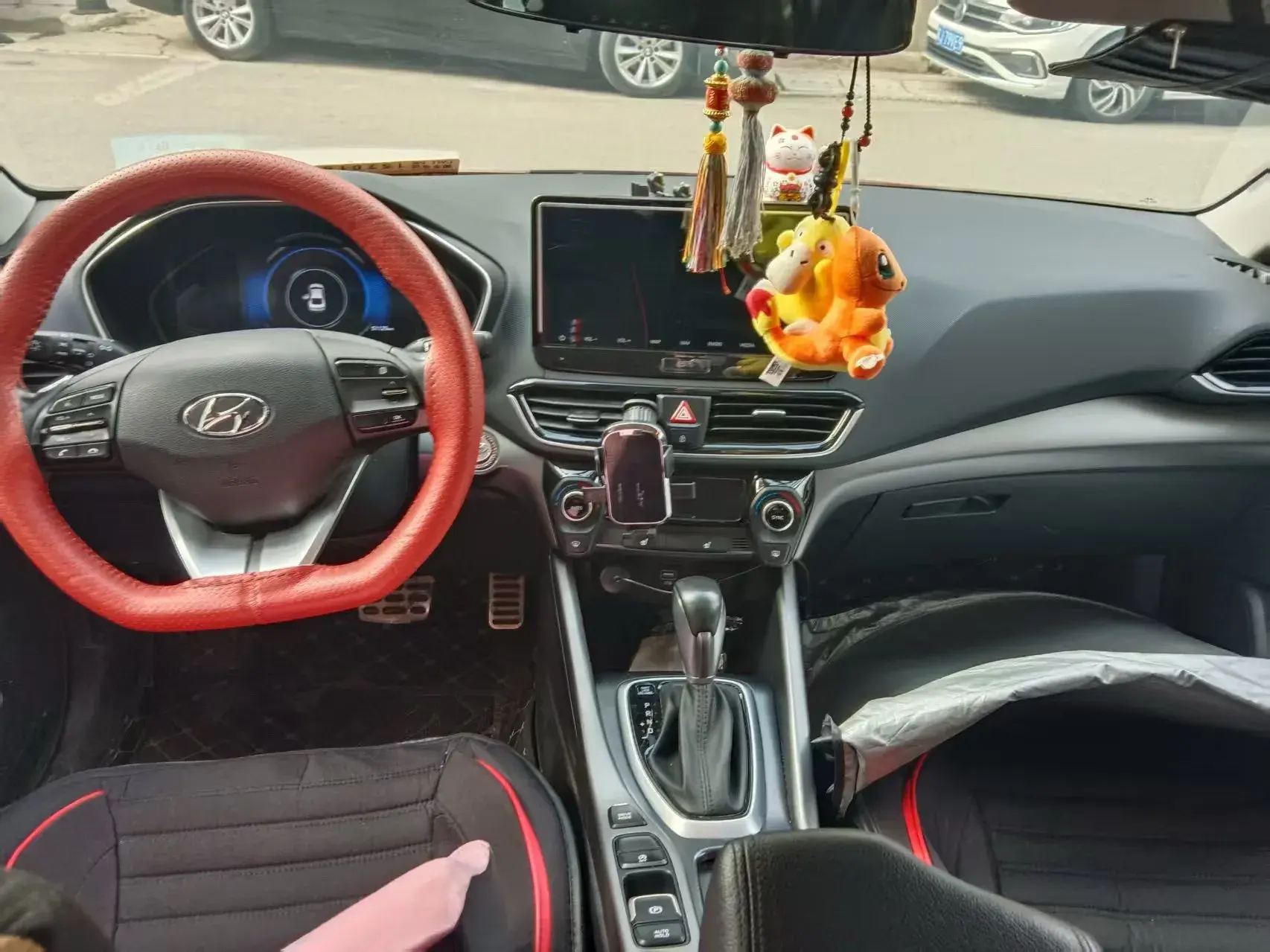 2019 HYUNDAI LA thumbnail 4