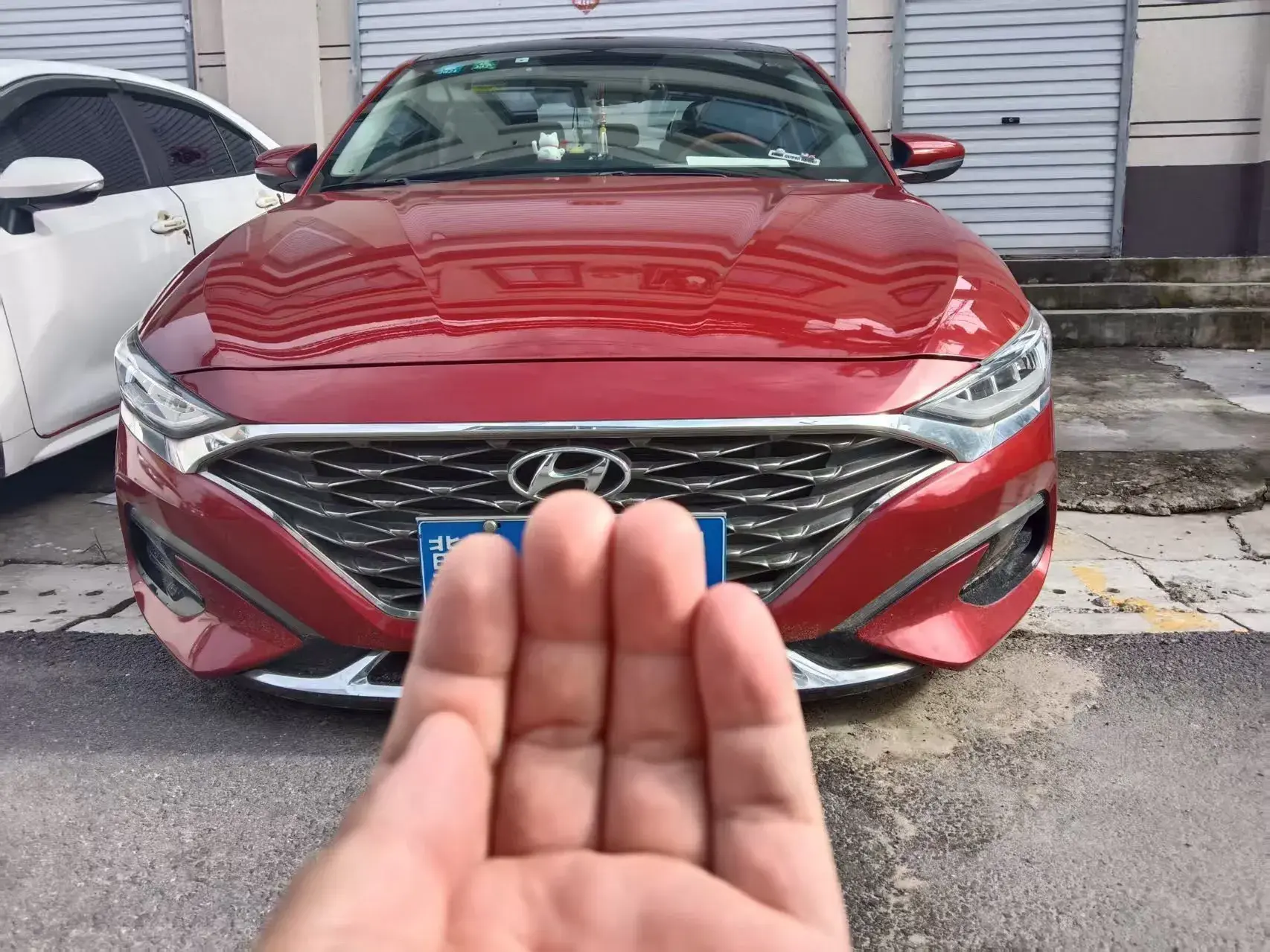2019 HYUNDAI LA thumbnail 2