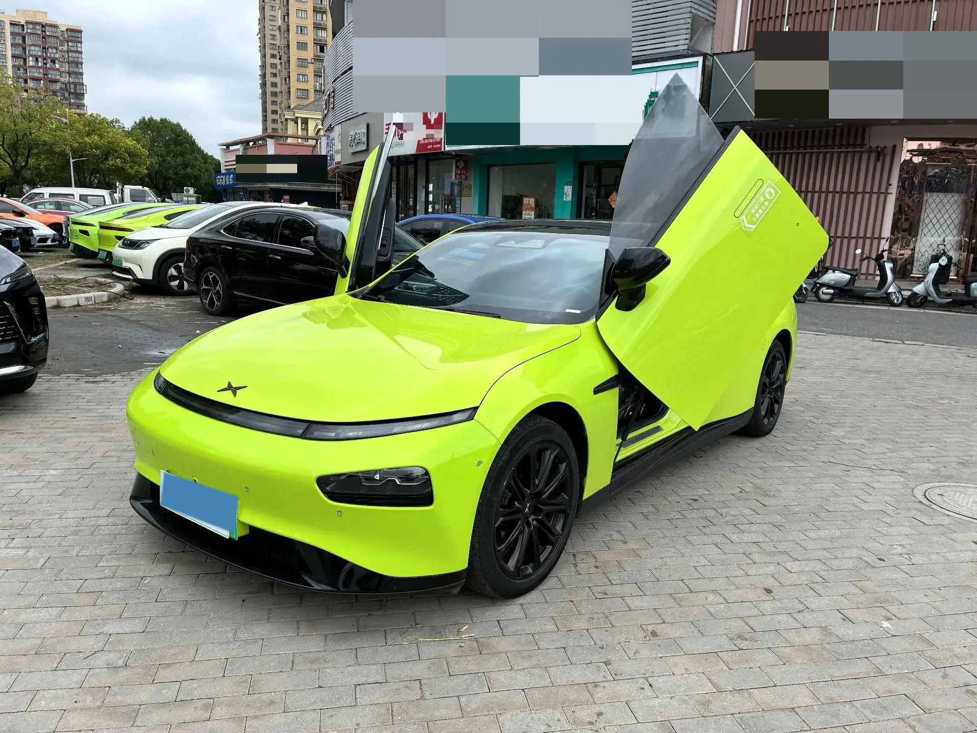 2021 XPENG P7 view 1