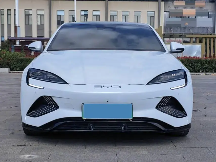 2022 BYD SEAL thumbnail 2