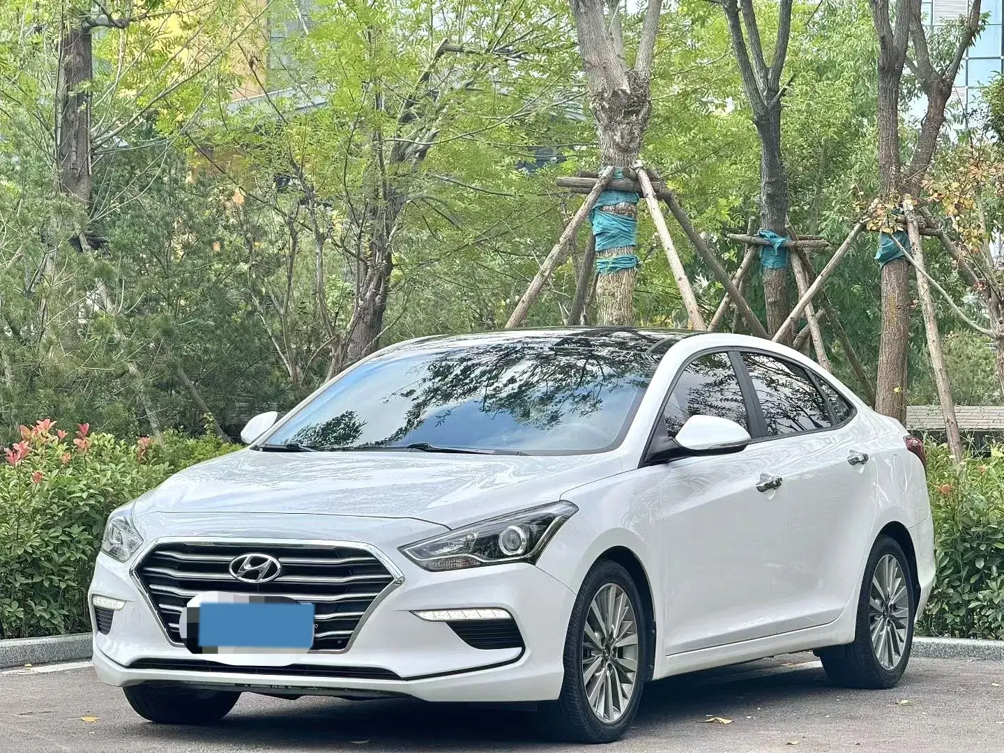 2019 HYUNDAI MISTRA view 1
