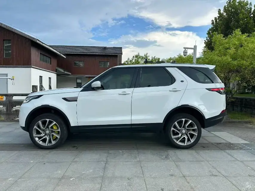2019 LAND ROVER thumbnail 3