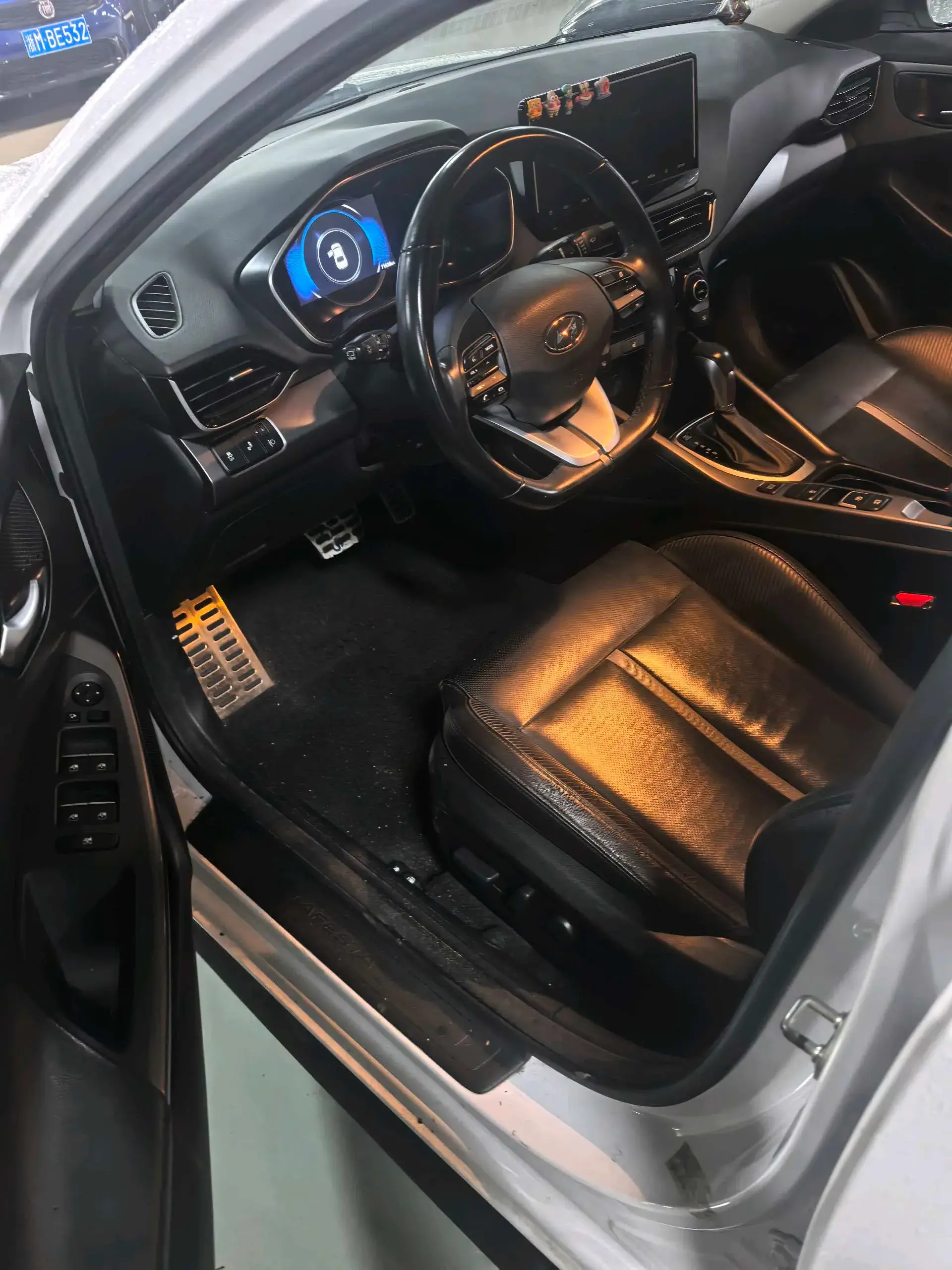 2019 HYUNDAI LA thumbnail 2