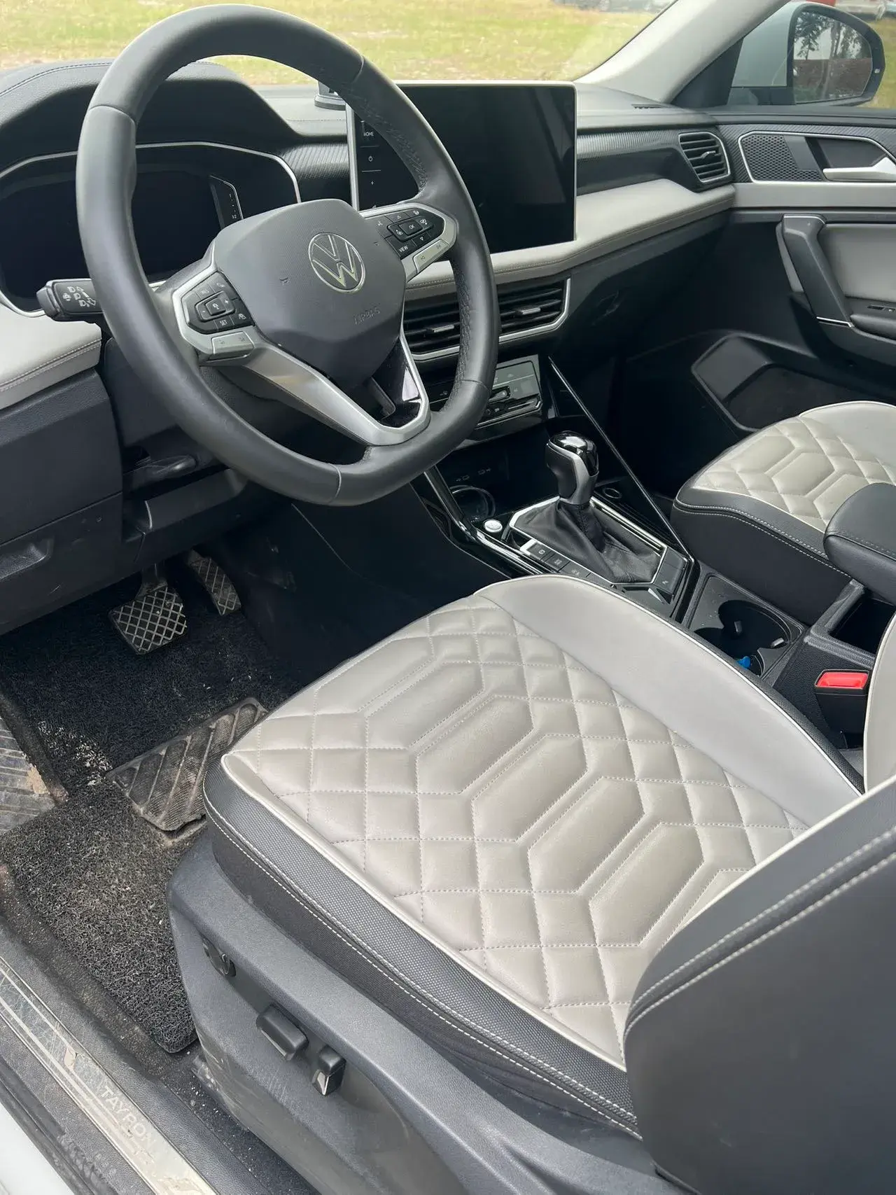 2023 VOLKSWAGEN TAYRON thumbnail 2