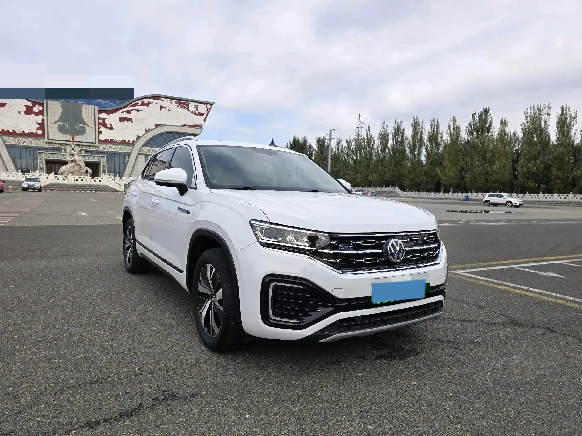 2020 VOLKSWAGEN TAYRON thumbnail 3