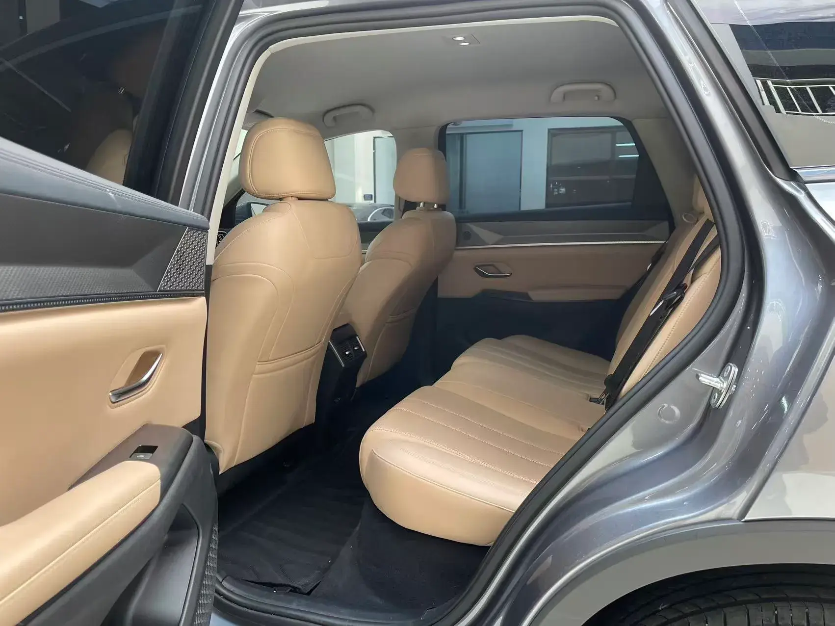 2025 BYD SONG thumbnail 4