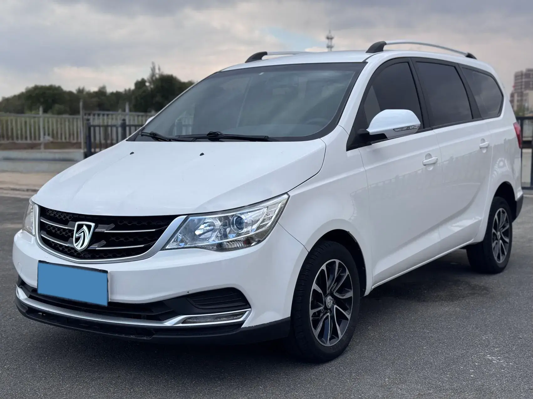2019 BAOJUN 730 view 1