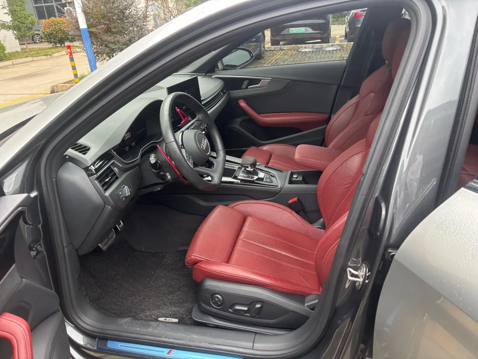 2023 AUDI A4L thumbnail 2