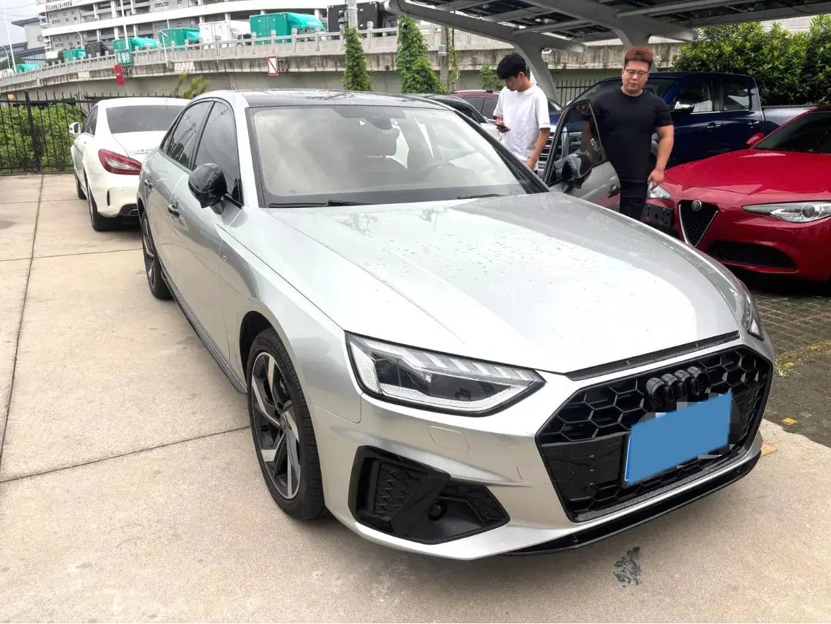 2023 AUDI A4L thumbnail 4