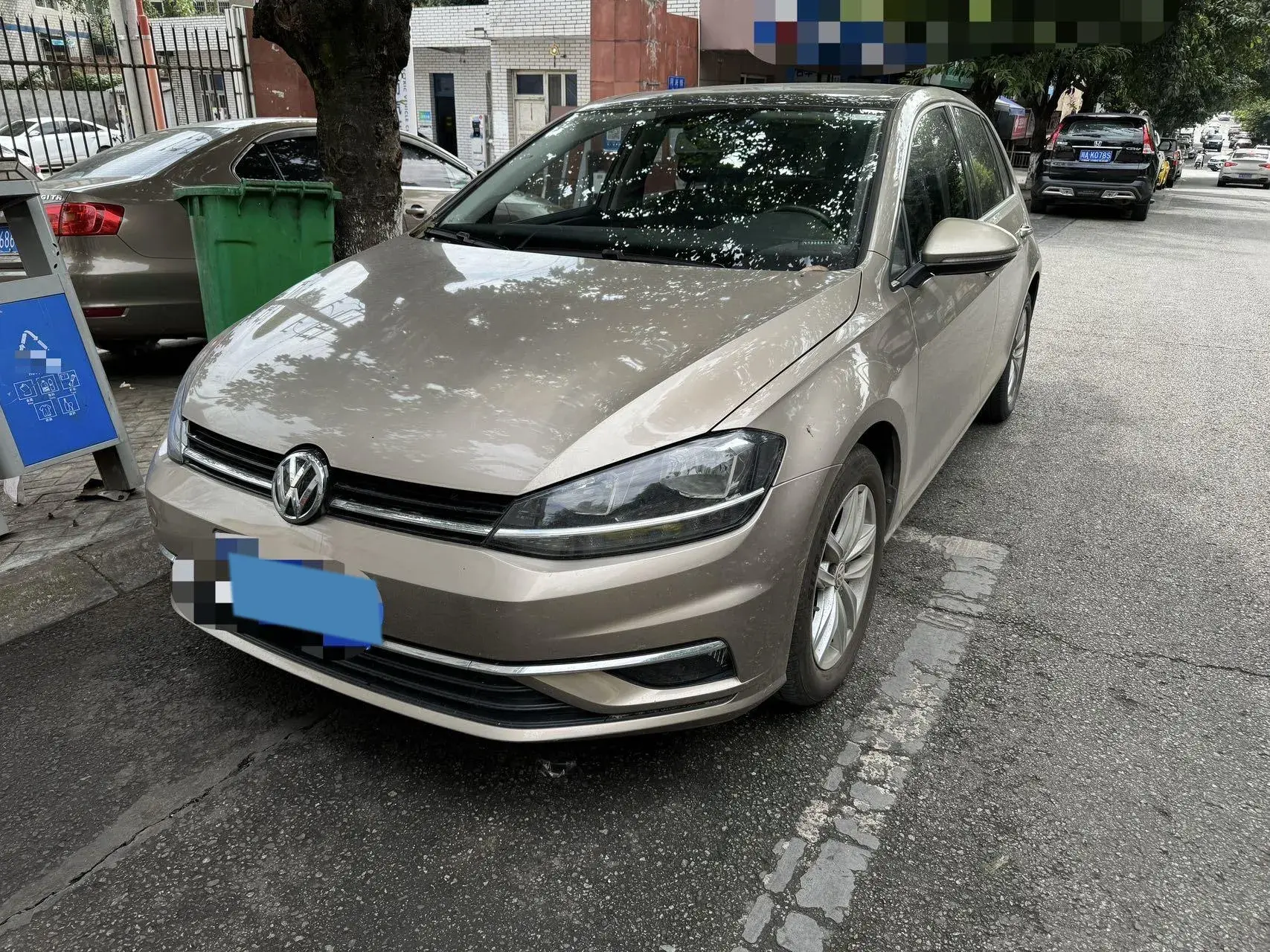 2019 VOLKSWAGEN GOLF view 1