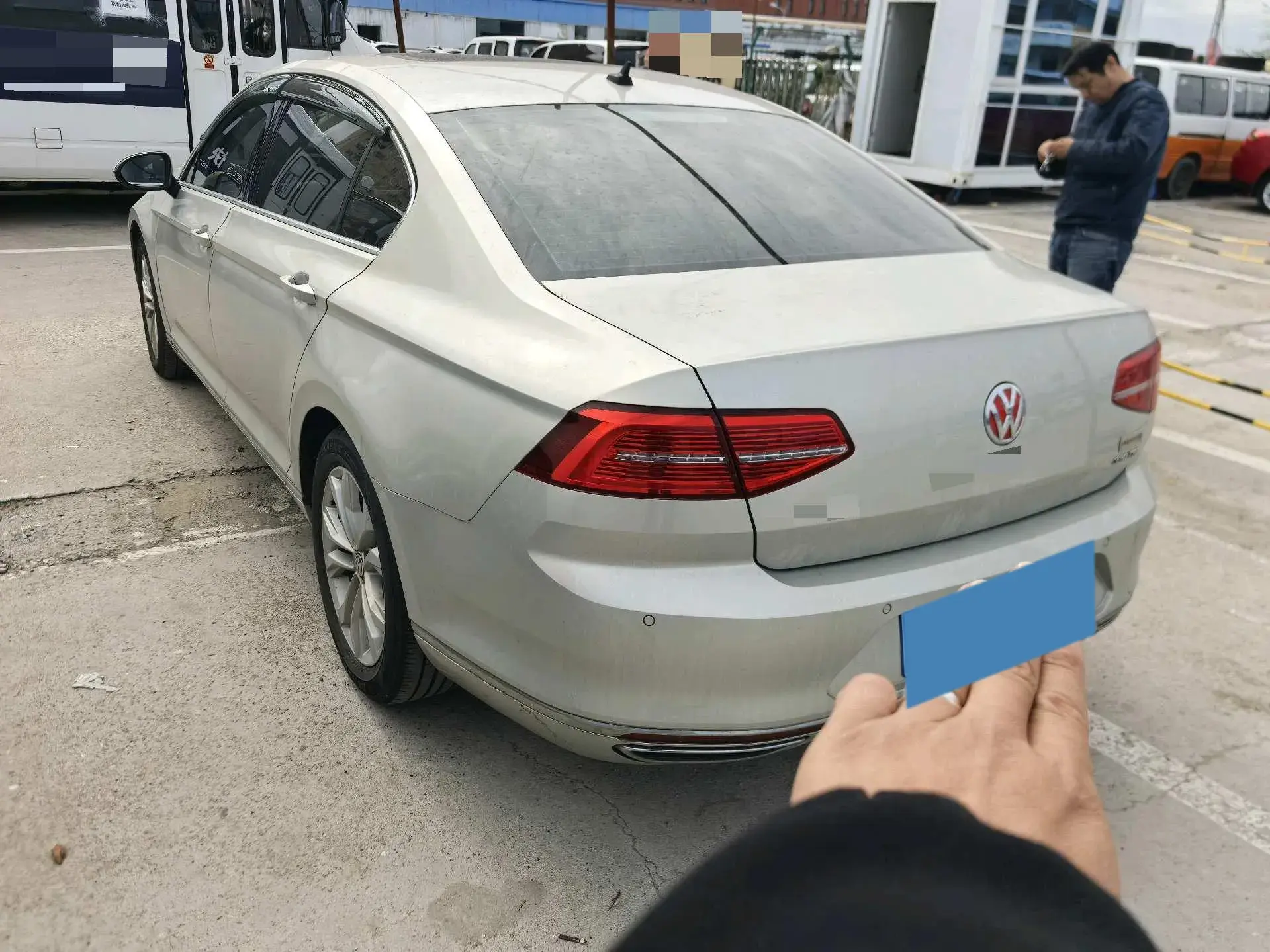 2018 VOLKSWAGEN MAGOTAN thumbnail 3