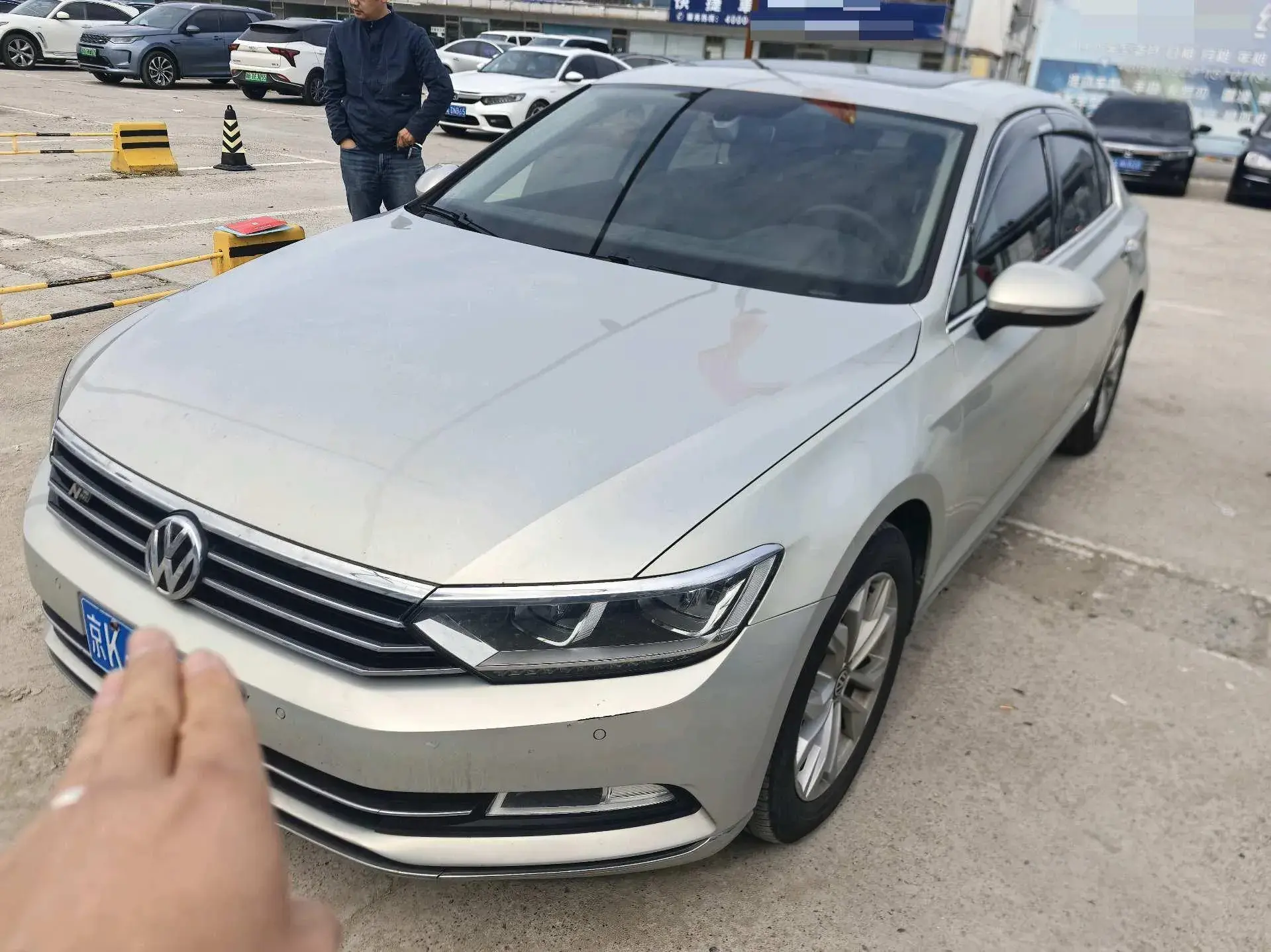 2018 VOLKSWAGEN MAGOTAN view 1