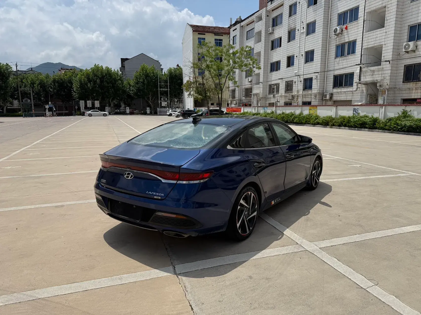 2019 HYUNDAI LA thumbnail 4