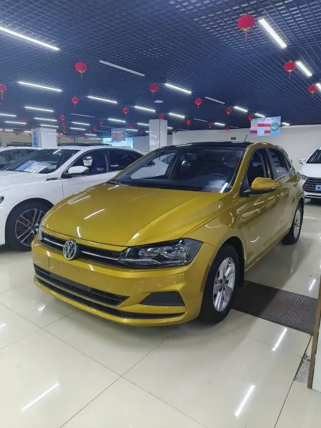 2019 VOLKSWAGEN POLO view 1
