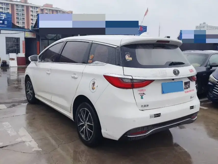 2018 BYD SONG thumbnail 4