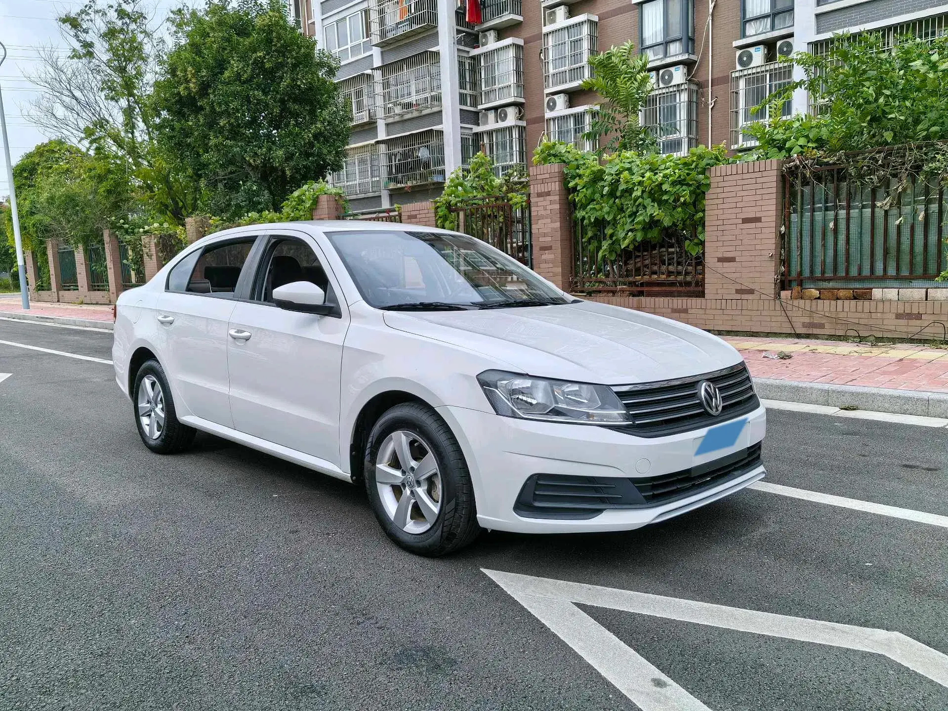 2019 VOLKSWAGEN LAVIDA thumbnail 3