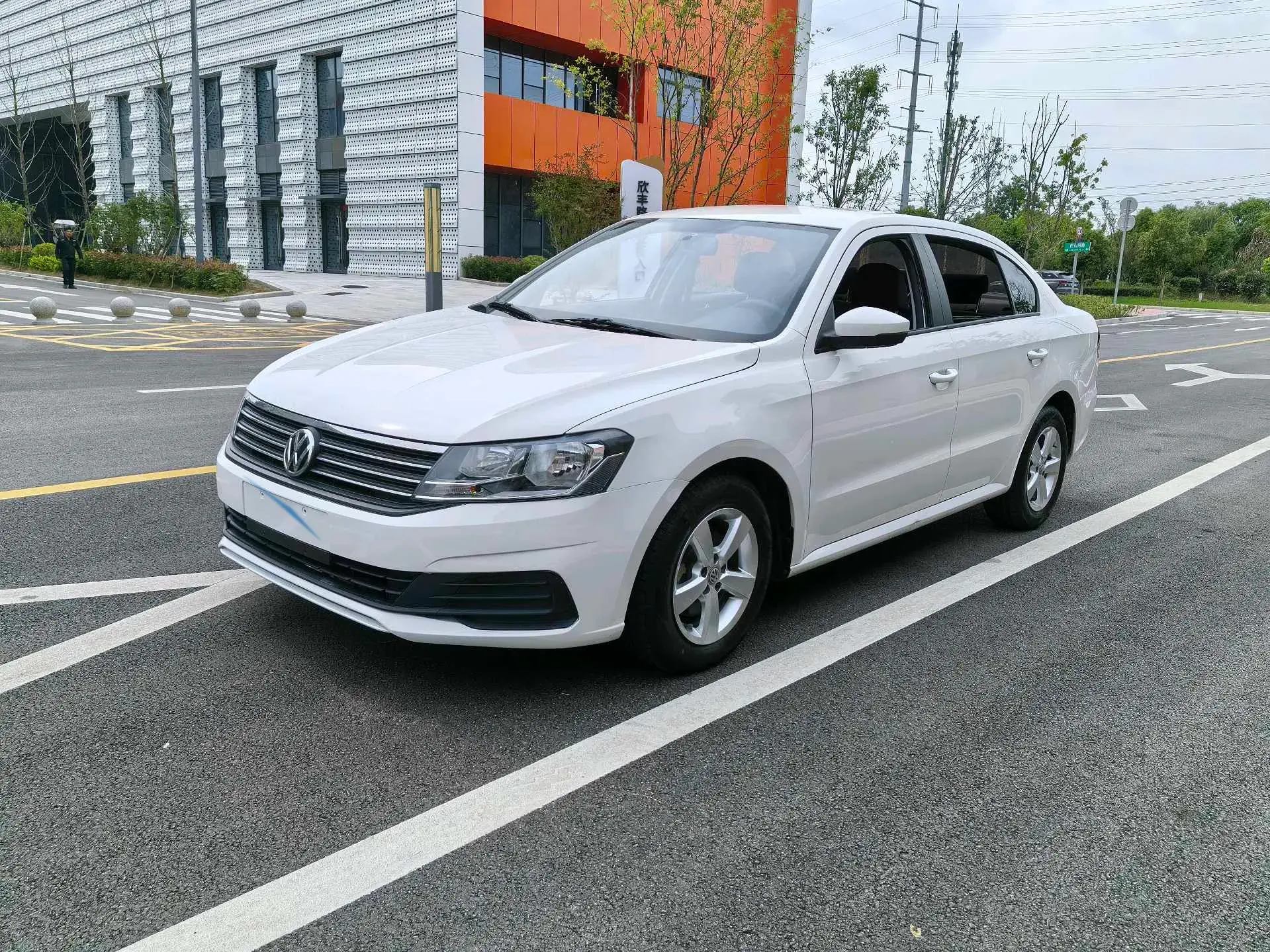 2019 VOLKSWAGEN LAVIDA view 1