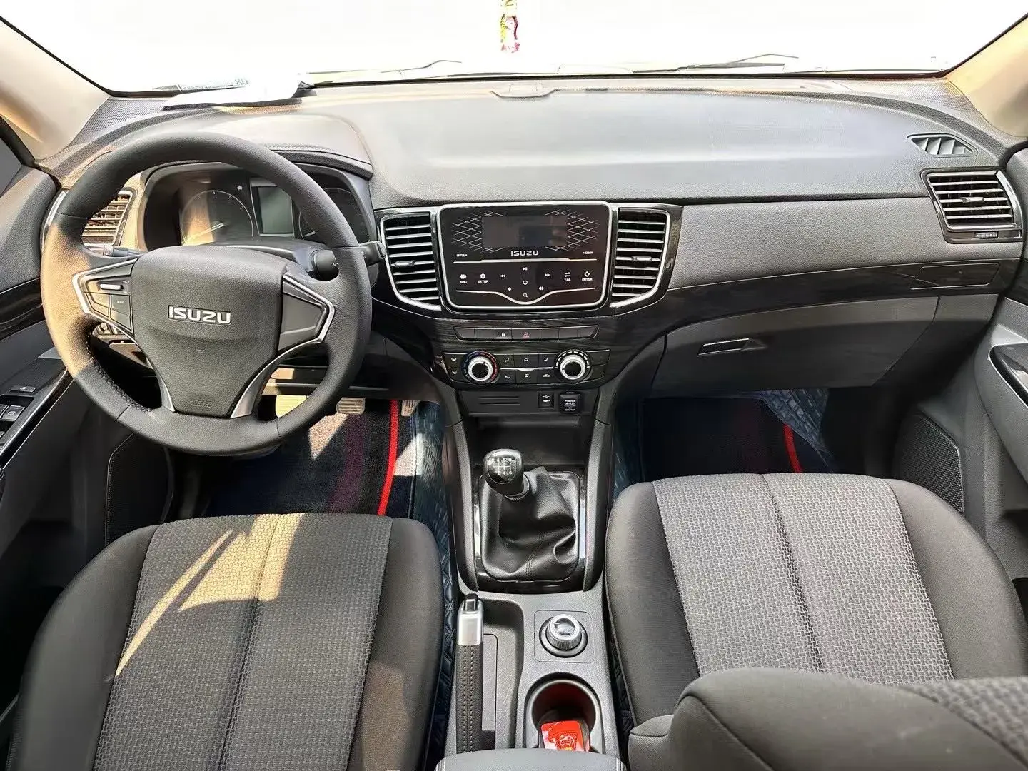 2019 ISUZU D-MAX thumbnail 4