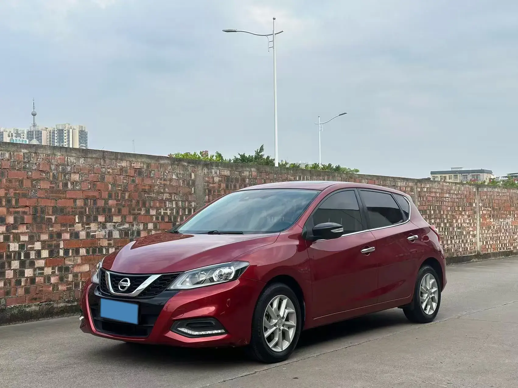 2021 NISSAN TIIDA view 1