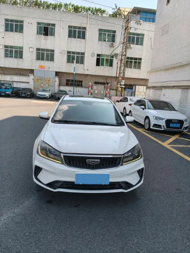 2021 GEELY EMGRAND thumbnail 3