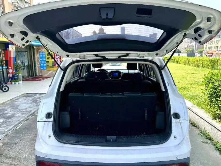 2018 BAOJUN 530 thumbnail 3