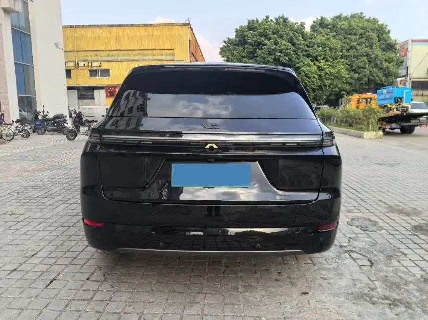 2024 LI L7 thumbnail 4