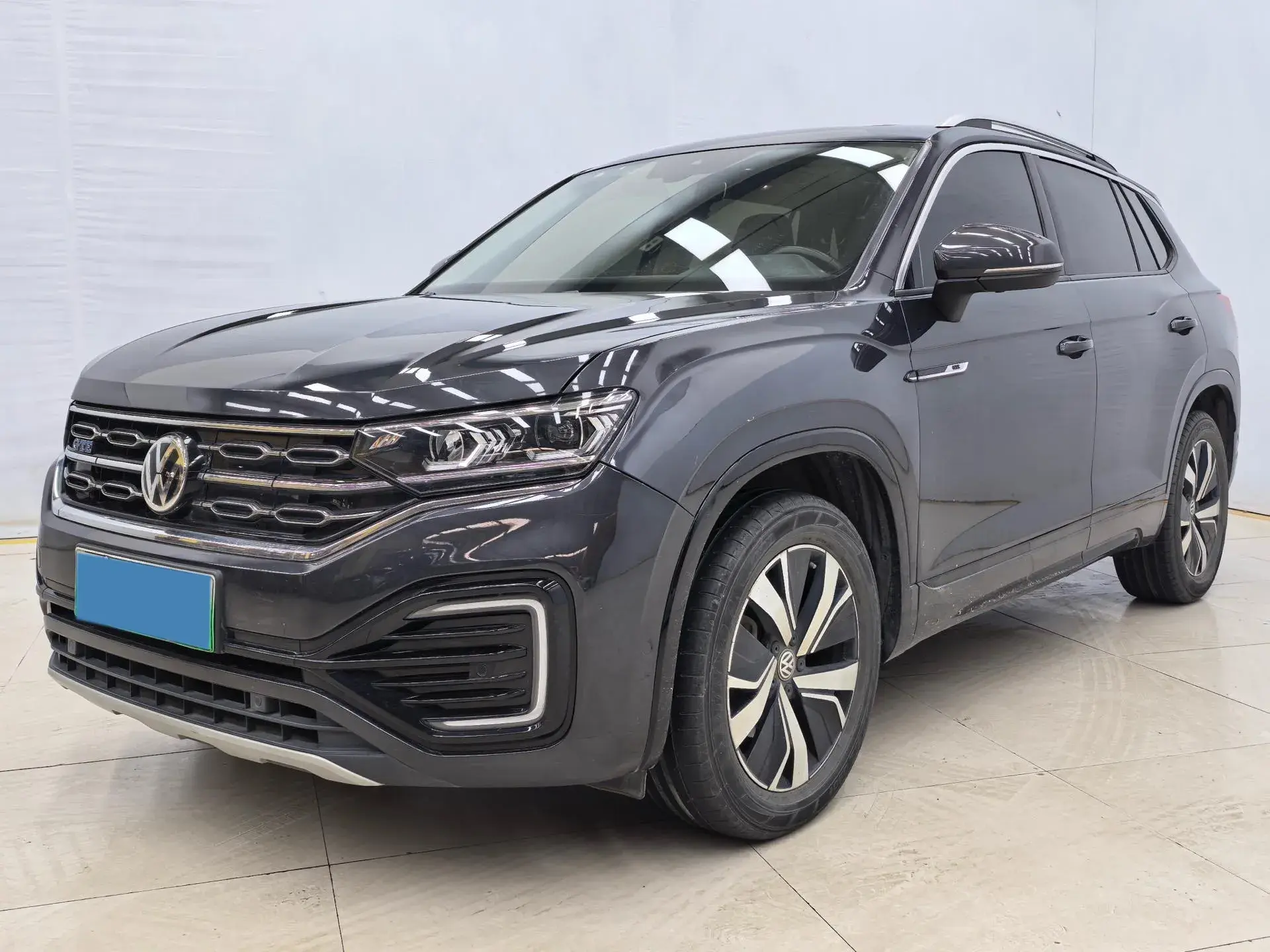 2020 VOLKSWAGEN TAYRON view 1