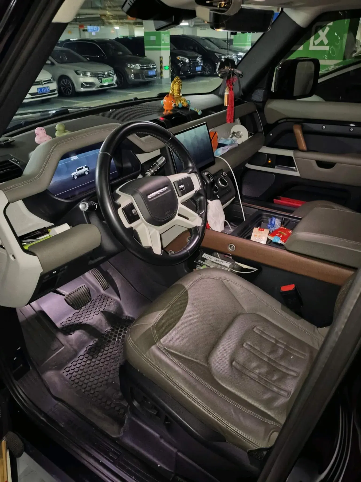 2022 LAND ROVER thumbnail 4