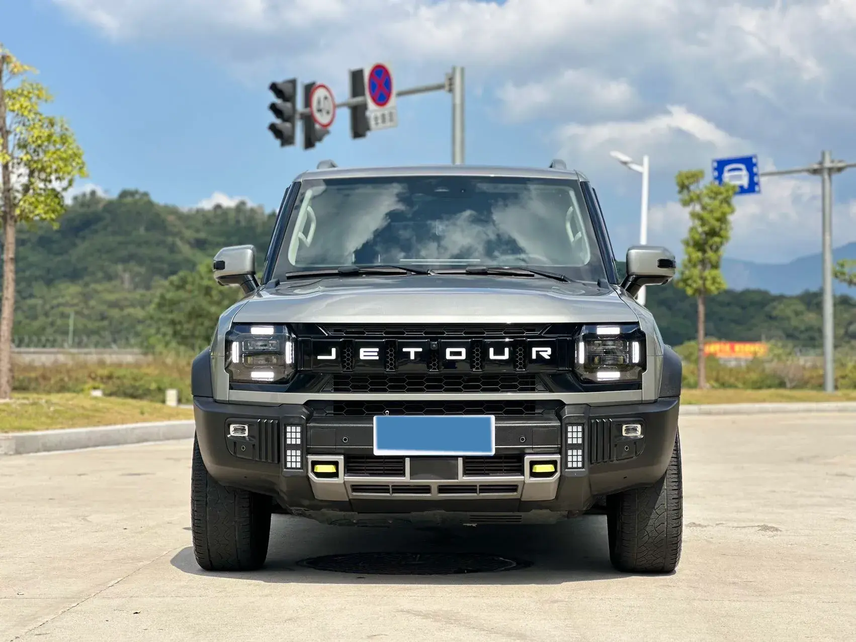 2023 JETOUR TRAVELLER thumbnail 2