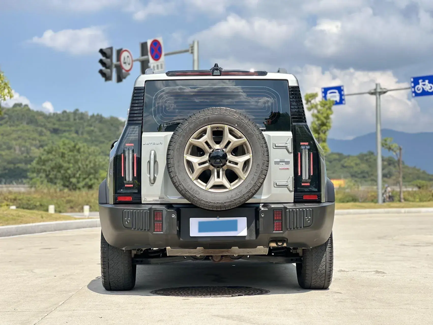 2023 JETOUR TRAVELLER thumbnail 4