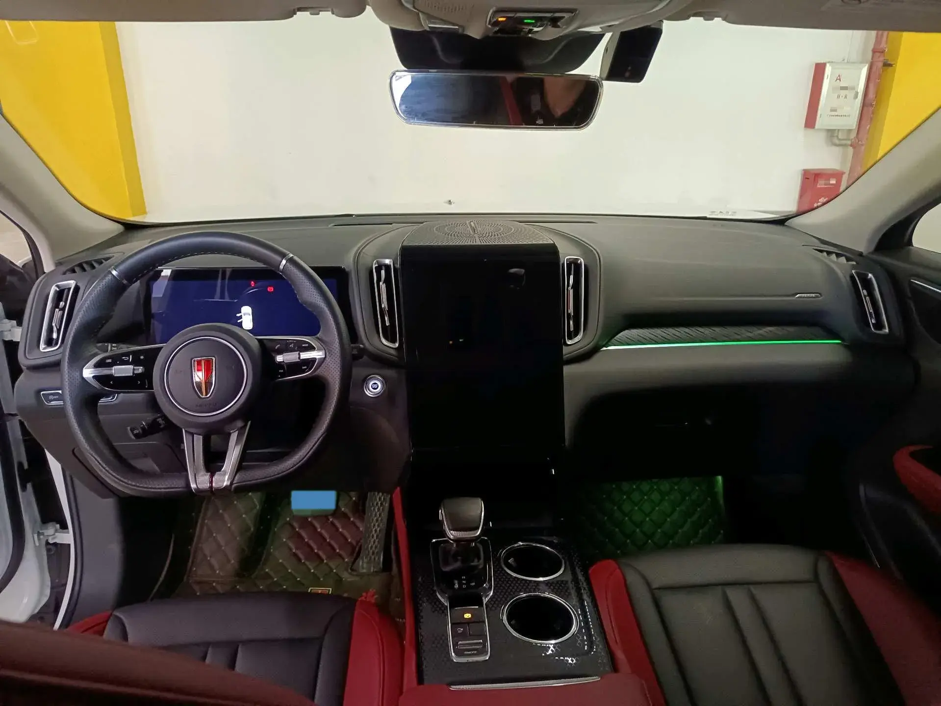 2023 HONGQI HS3 thumbnail 4