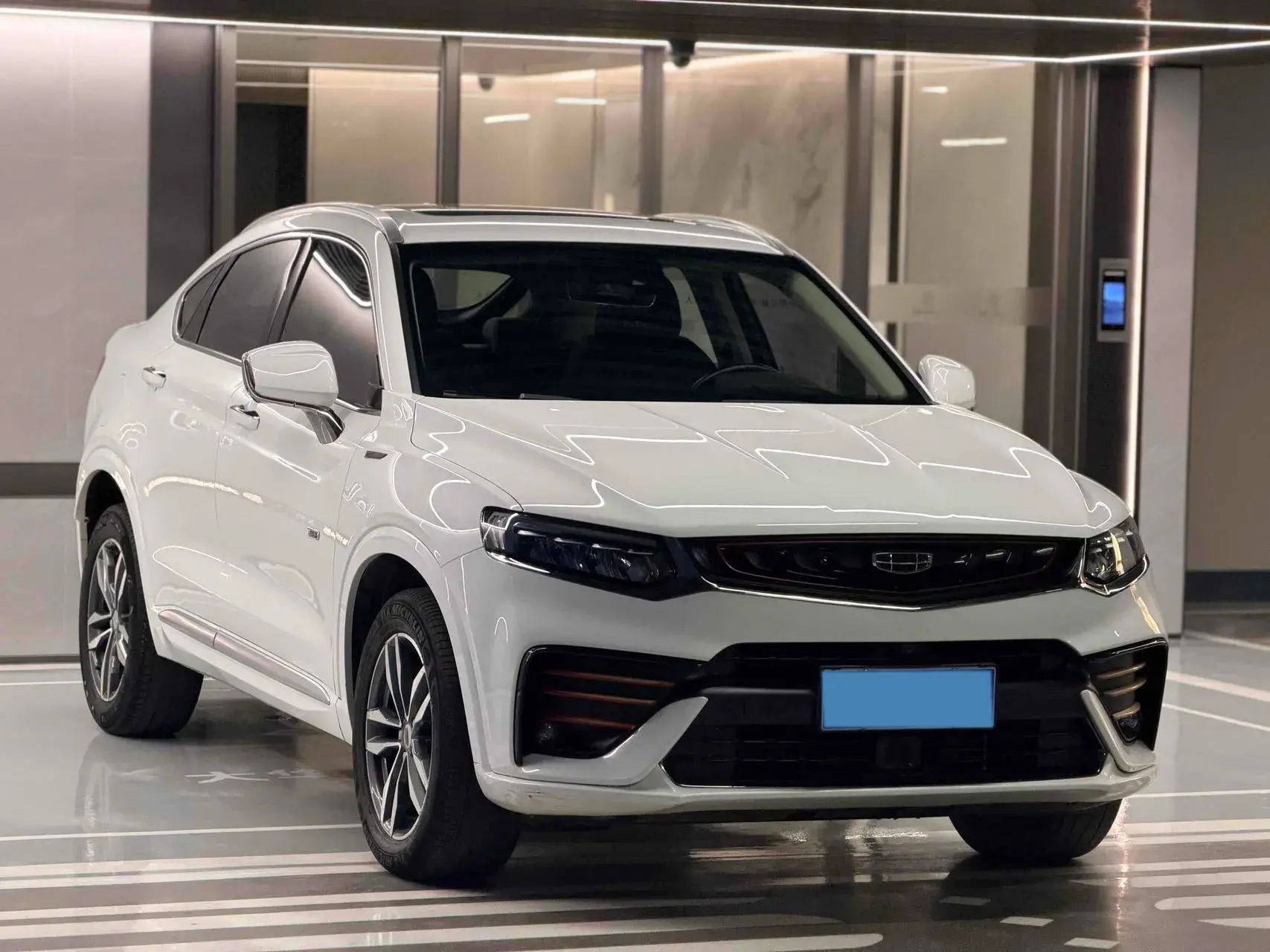 2019 GEELY TUGELLA thumbnail 3
