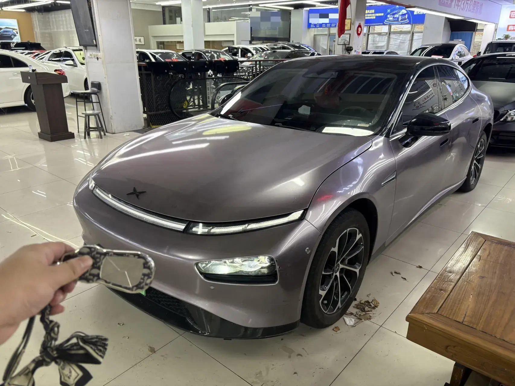 2023 XPENG P7 view 1