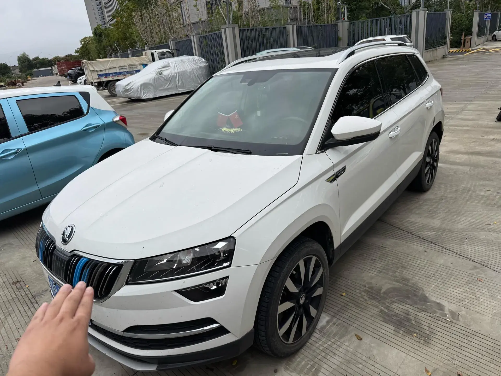 2018 SKODA KAROQ view 1