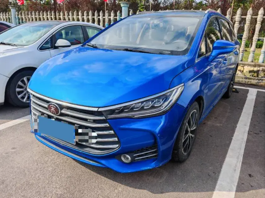 2017 BYD SONG view 1