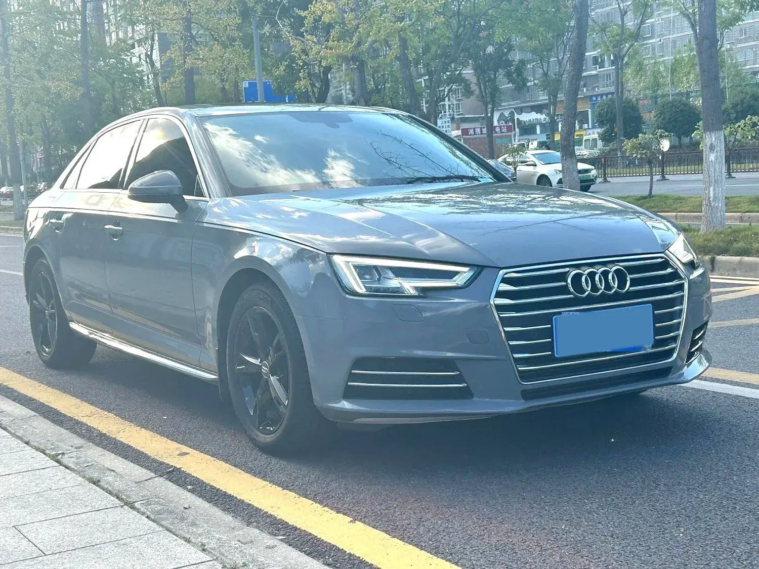 2022 BMW 5 thumbnail 4