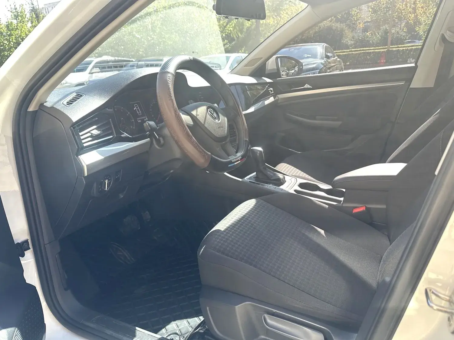 2021 VOLKSWAGEN BORA thumbnail 4