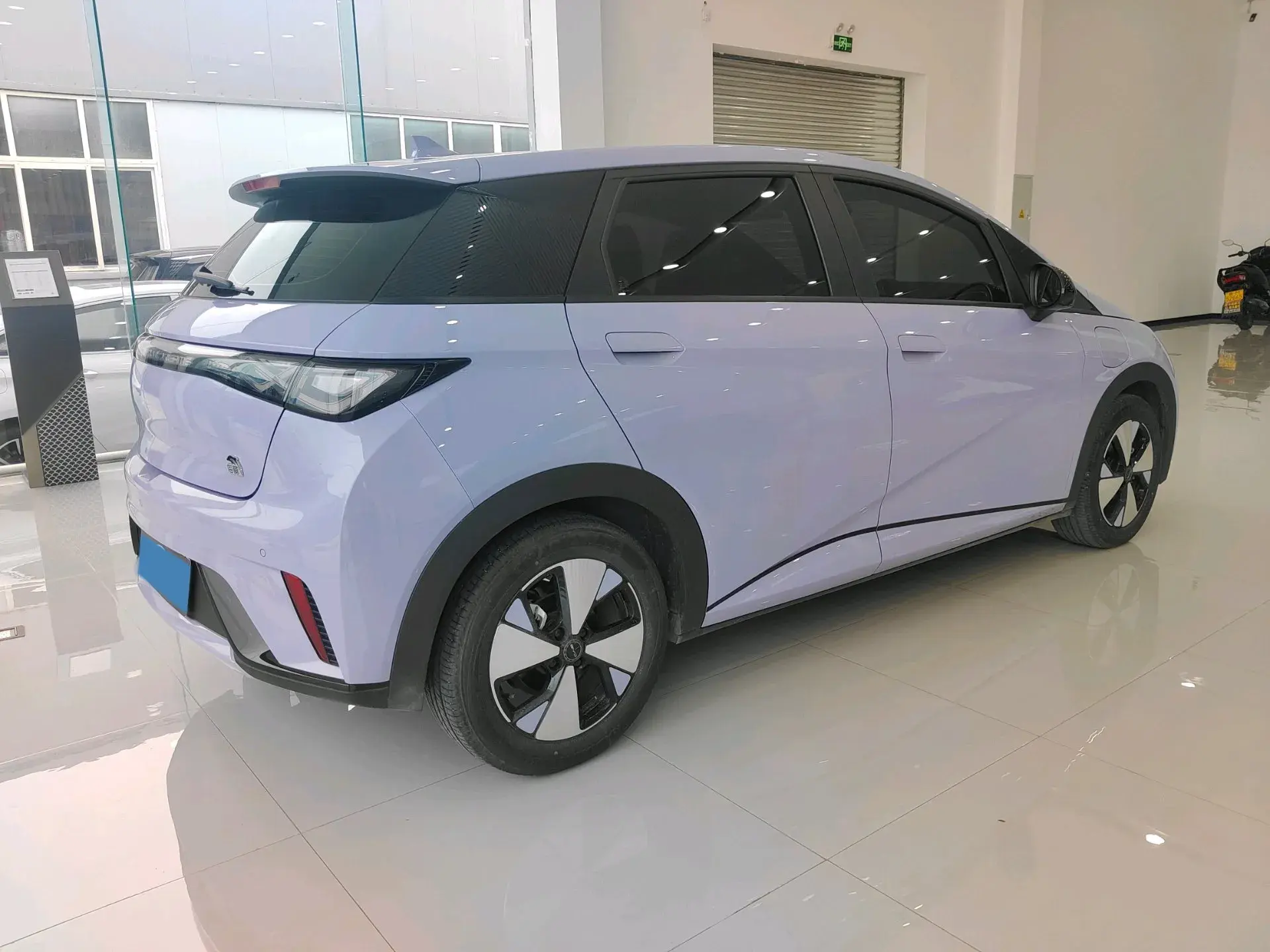 2023 BYD DOLPHIN thumbnail 4