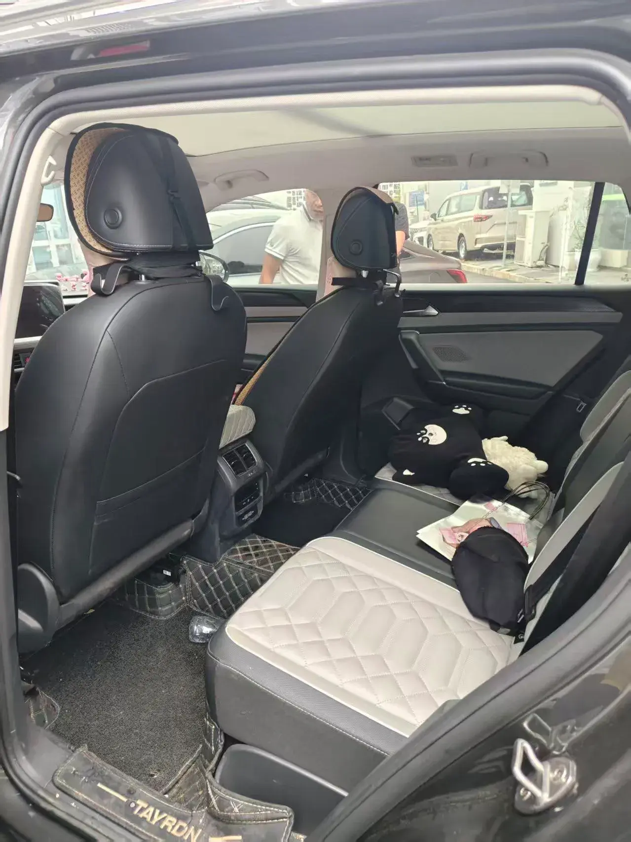 2024 VOLKSWAGEN TAYRON thumbnail 3