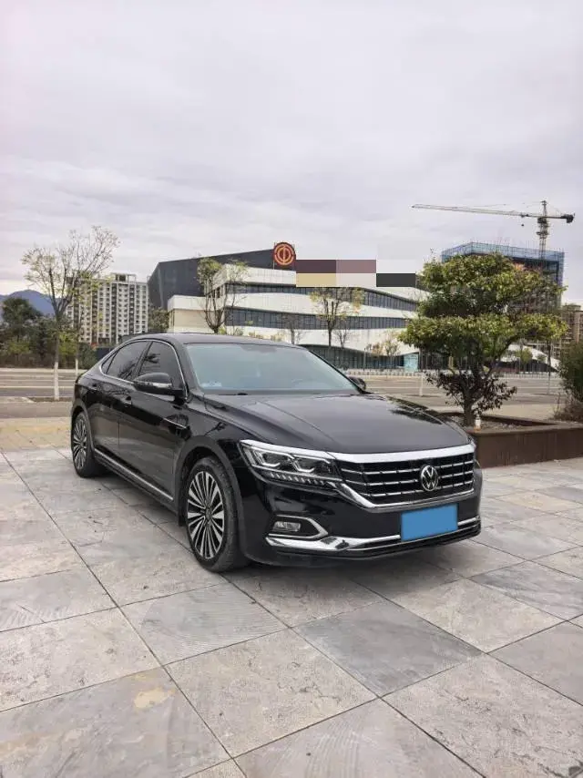 2020 VOLKSWAGEN PASSAT thumbnail 3