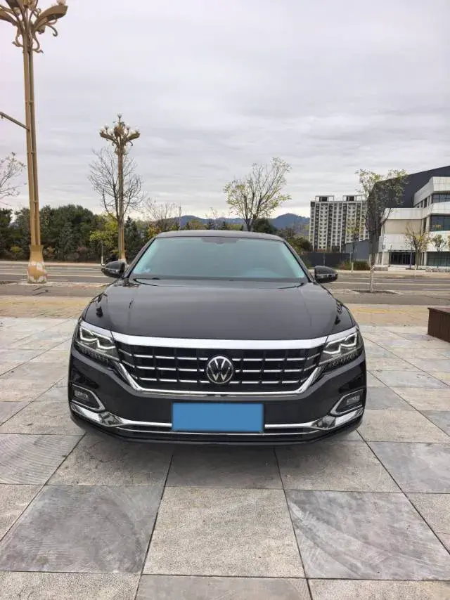 2020 VOLKSWAGEN PASSAT thumbnail 2