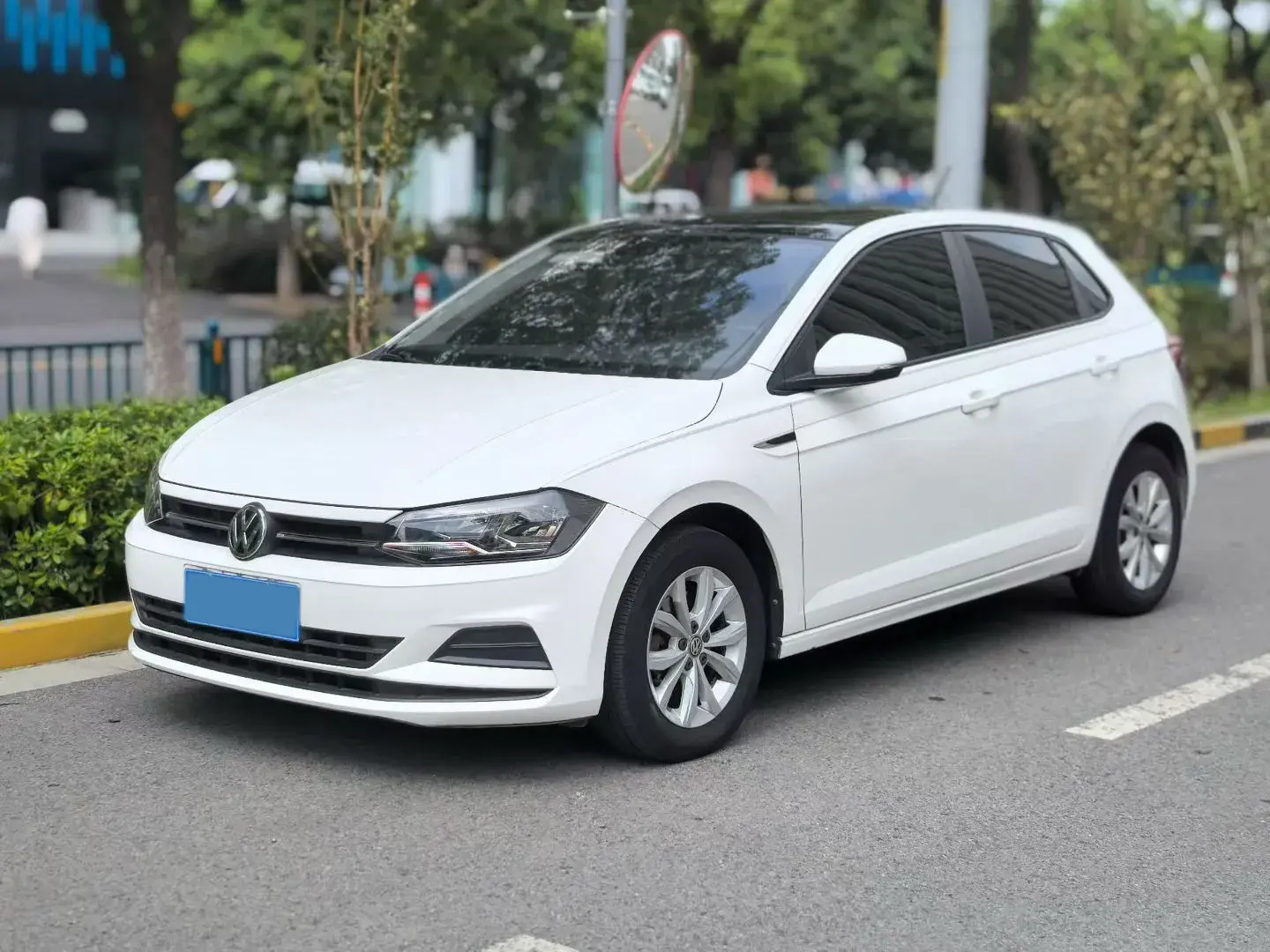 2019 VOLKSWAGEN POLO view 1