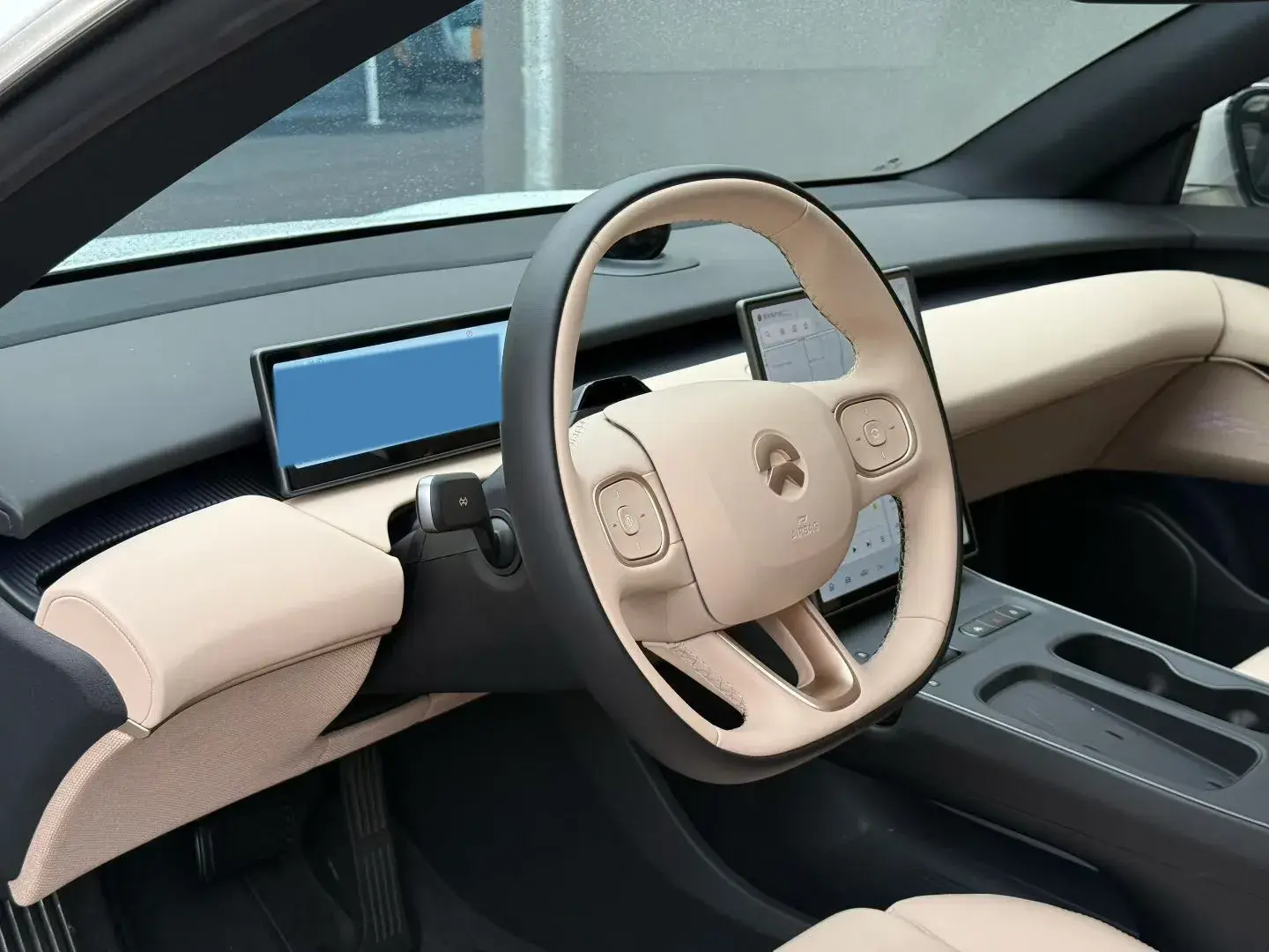 2024 NIO ET5T thumbnail 4