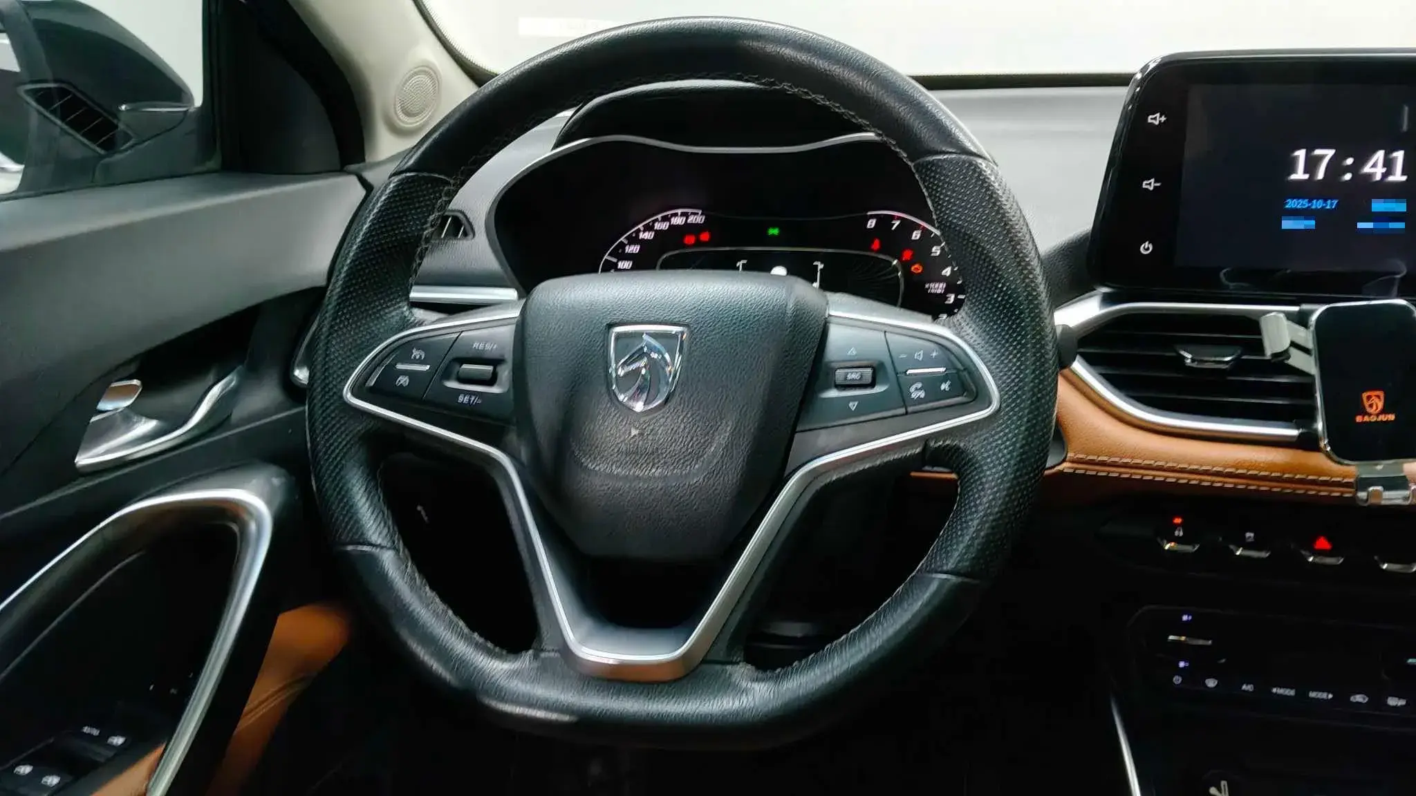 2017 BAOJUN 510 thumbnail 3