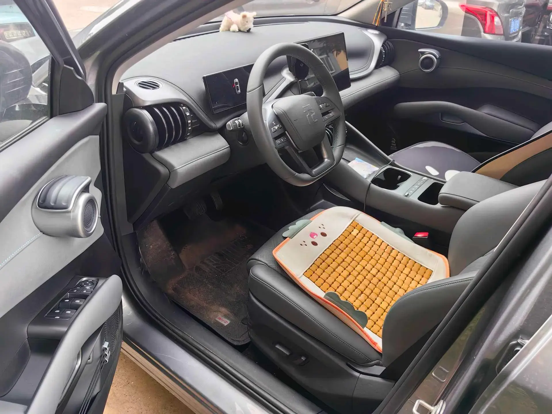 2025 BYD YUAN thumbnail 3