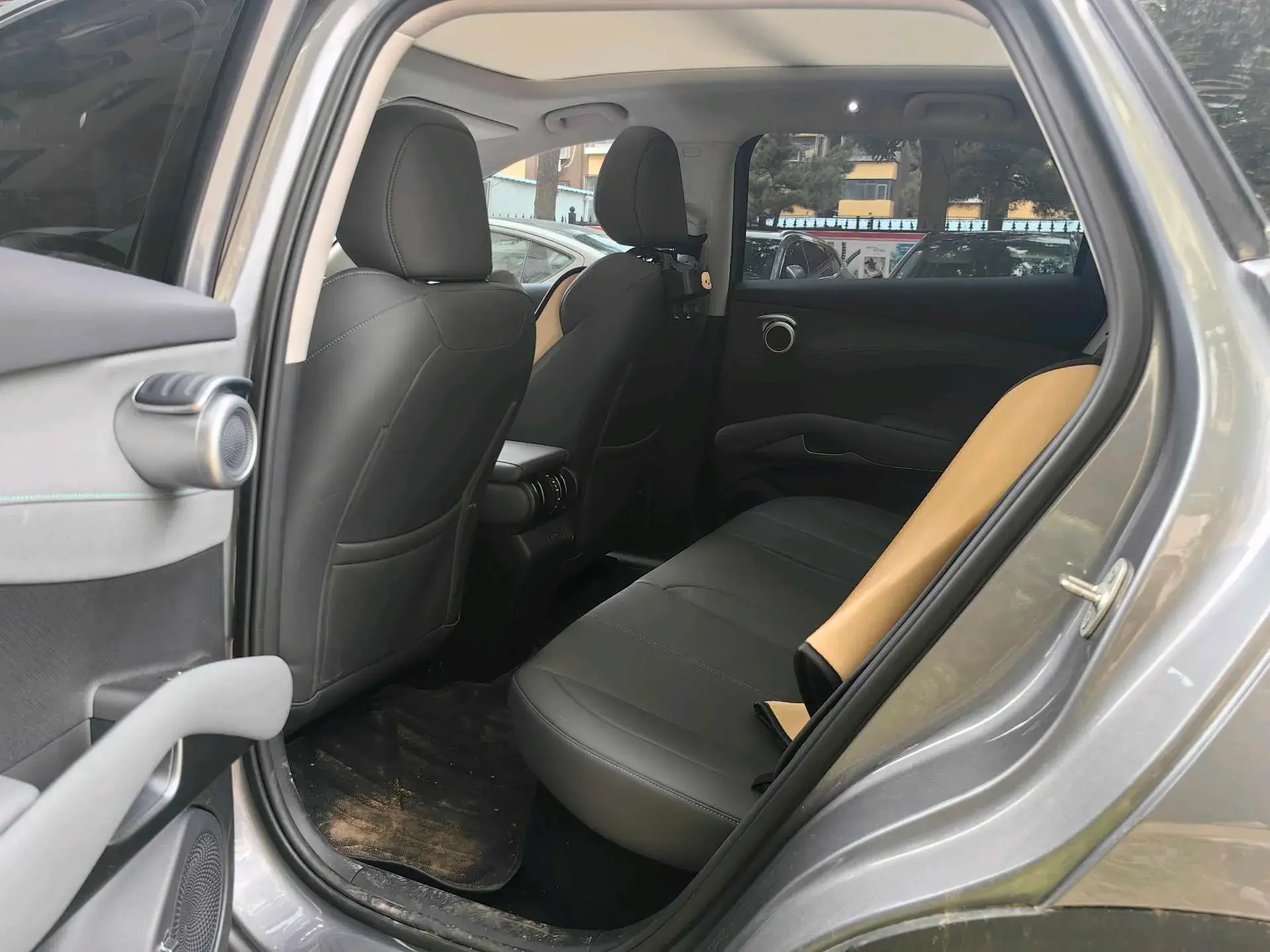 2025 BYD YUAN thumbnail 4