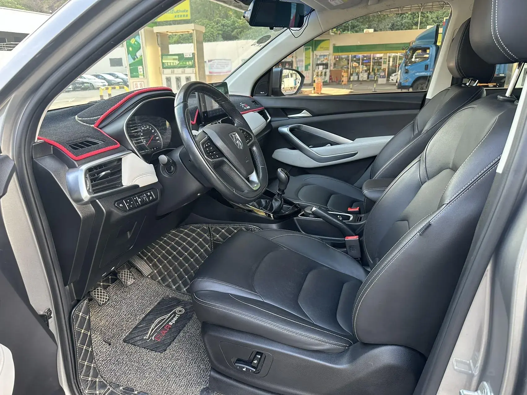 2018 BAOJUN 530 thumbnail 4