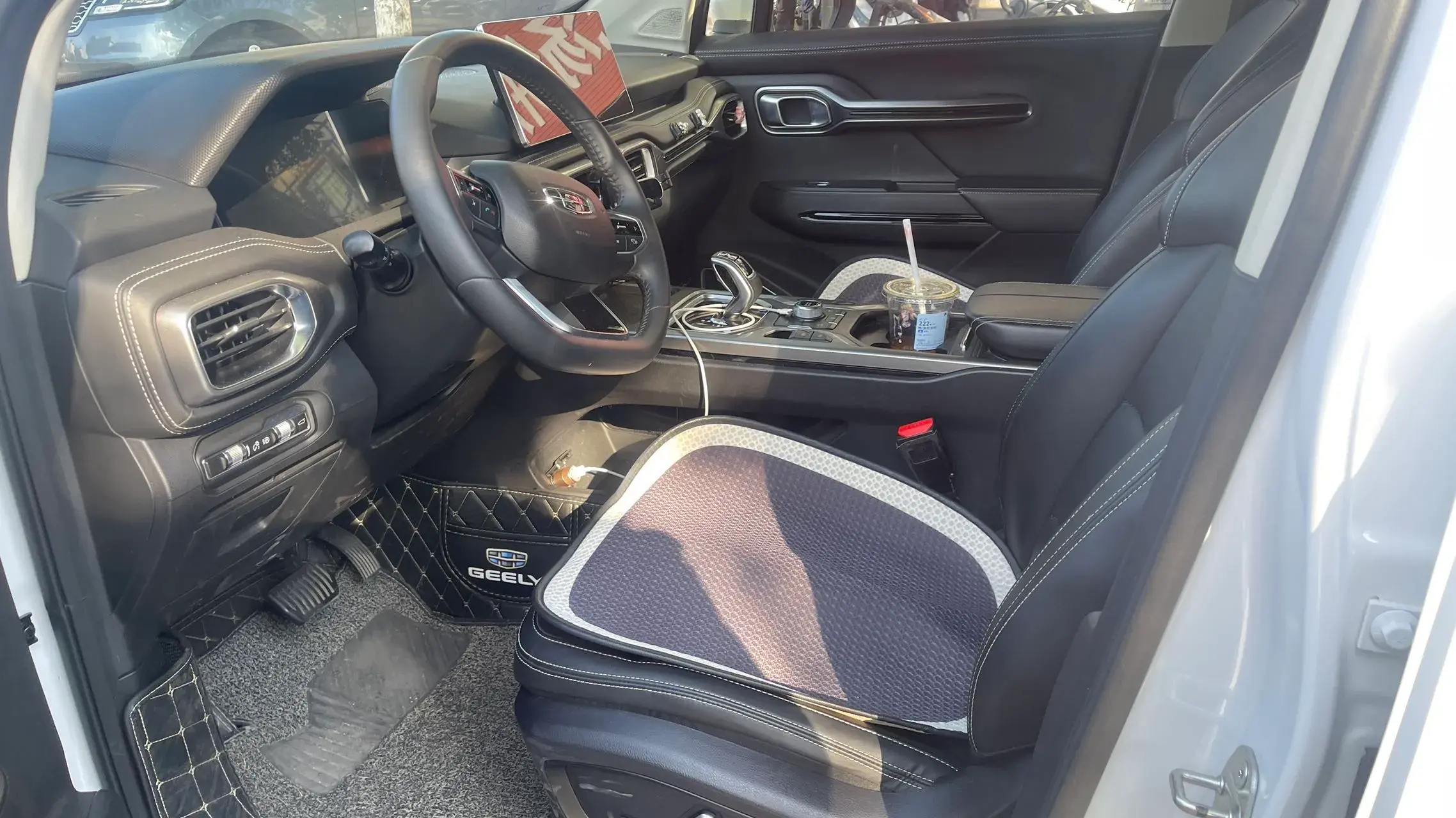 2020 GEELY OKAVANGO thumbnail 3